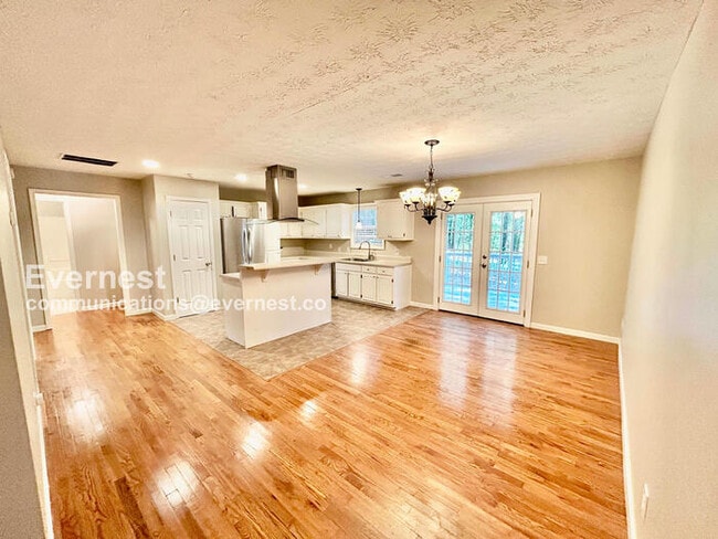 Photo - SPECIAL OFFER! / 3-Bedroom Home with Garag...