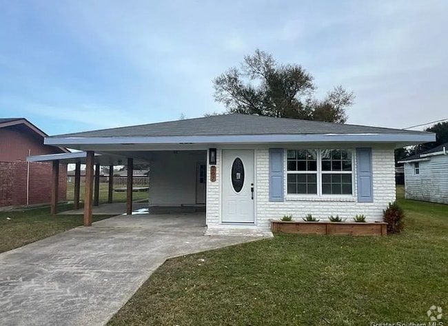 Building Photo - 207 S Bowers Ave Rental