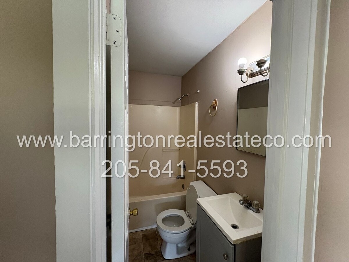 Photo - 1121 Alabama St