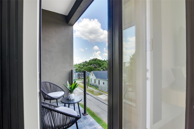 Building Photo - 1411 Hickory St