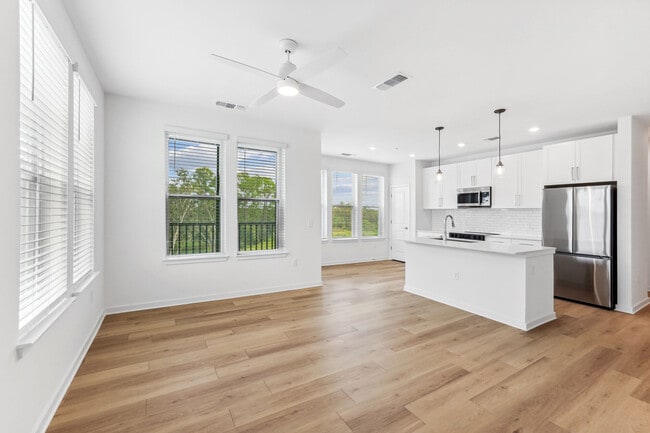 Photo - Mosby at Avalon Park