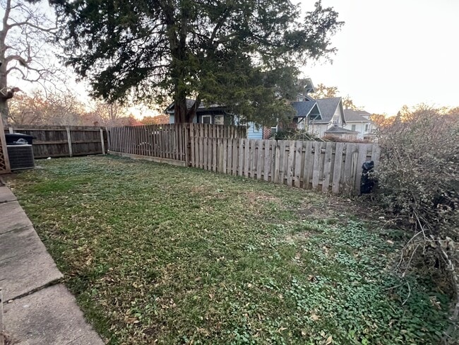 Photo - 2222 E 12th St