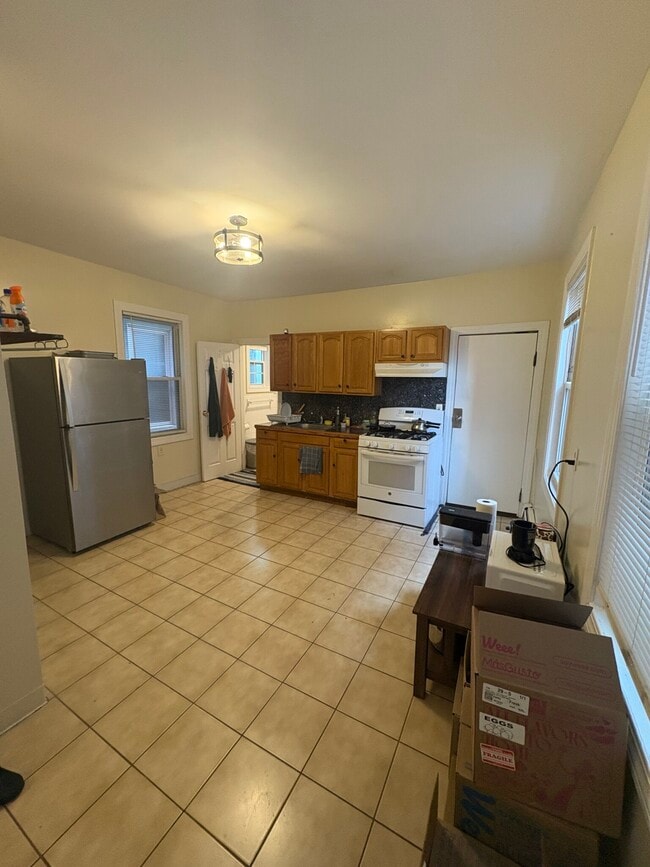 Building Photo - 239 Tremont St Unit 2