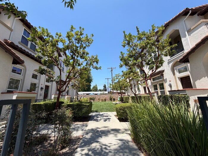 Photo - Beautiful Village Walk Townhome in the Heart of Claremont Village
