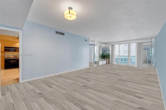 Photo - 5001 Collins Ave Unit 4E