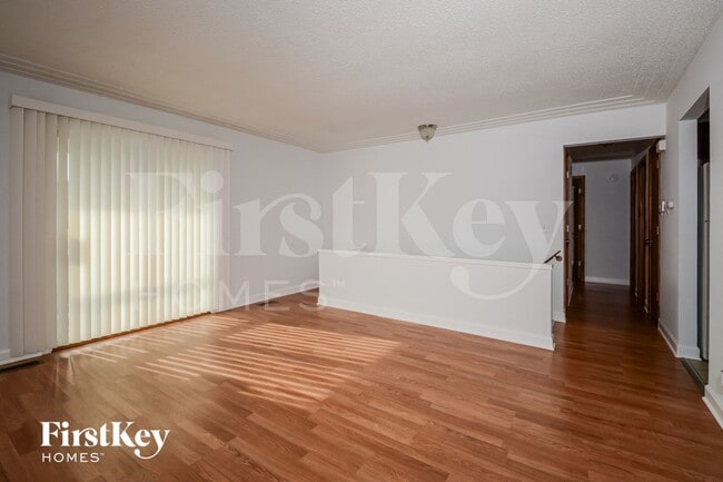 Photo - 1865 Waybridge Ln