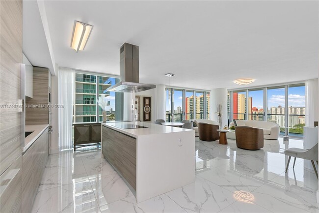 Photo - 300 Sunny Isles Blvd Unidad 4-1607 Rental