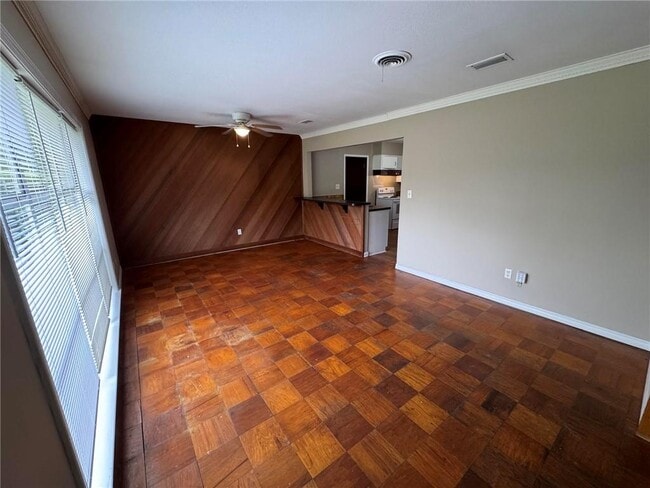 Photo - 5855 Woodvale Dr