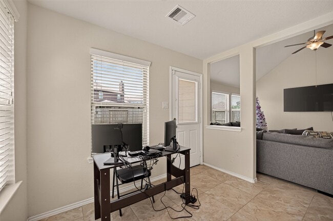 Photo - 322 Marble Springs Ln