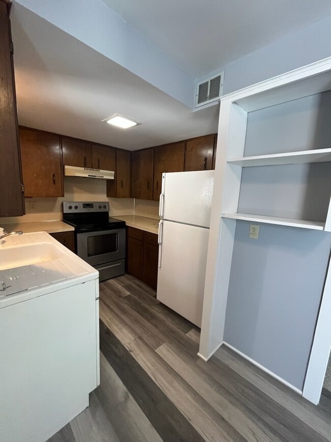 Photo - 333 W Washington Ave