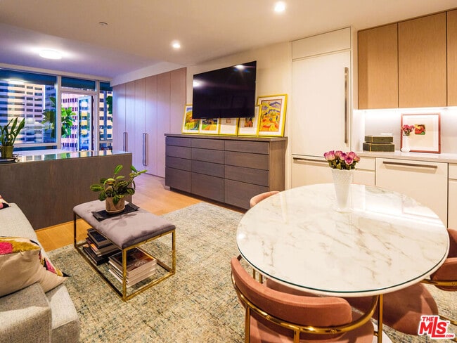 Photo - 877 Francisco St Unit 1115