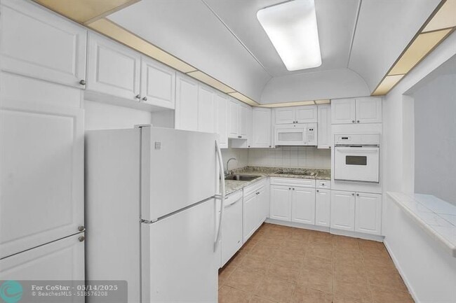 Photo - 19390 Collins Ave Condo Unit 1009