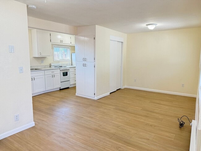 Photo - Updated Studio Apartment in Junction City!