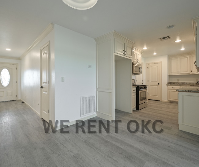 Photo - 853 SW 8th St