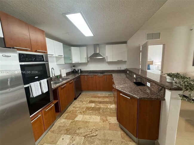 Photo - 170 SE 14th St Unidad 1108