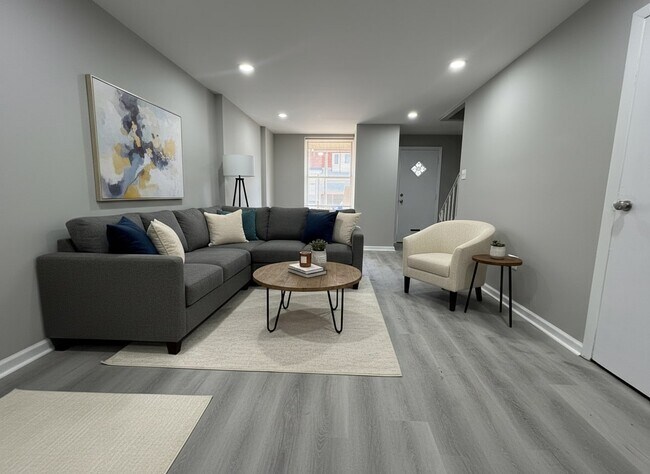 Photo - 2944 LeCount St