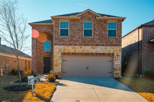 Elegant 4-bedroom 4-bath in McKinney - Elegant 4-bedroom 4-bath in McKinney