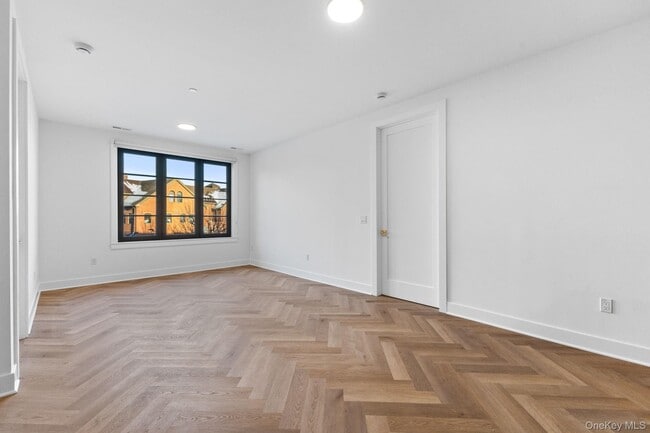 Photo - 100 E Putnam Ave Unit 203