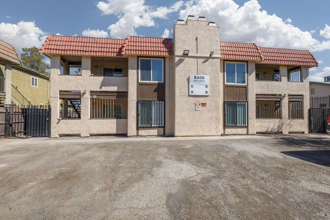 Building Photo - 6205 Bellota Dr Unit A