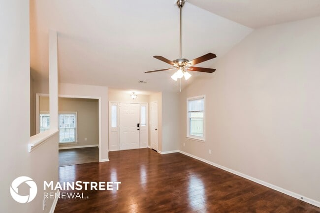 Photo - 2927 Faircroft Way