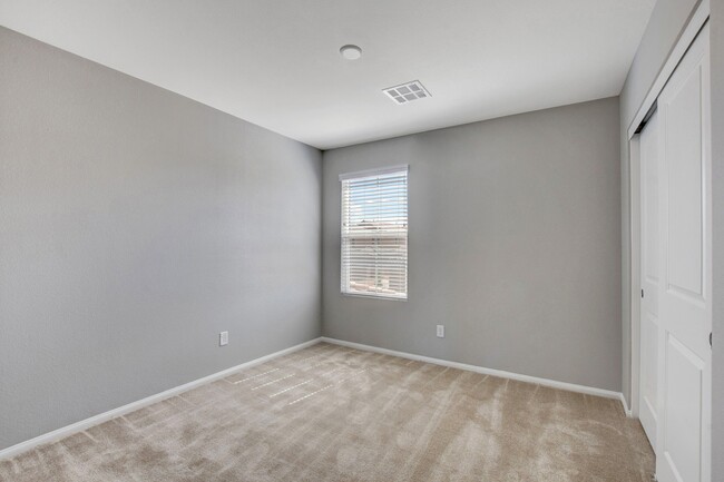 Come view this brand new town home in Insp... - Come view this brand new town home in Insp...