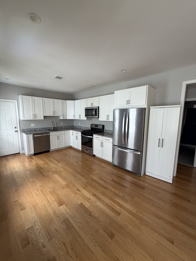 Building Photo - 226 Fellsway W Unit 2