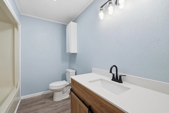 Photo - 1410 Magee Dr