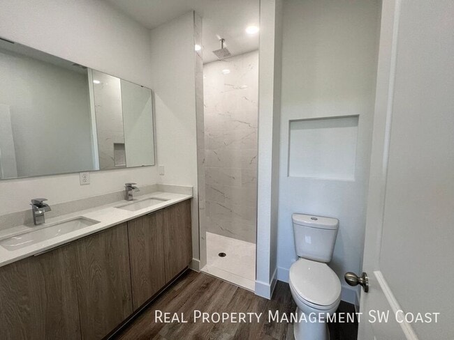 Photo - 1263 Hillcrest St E