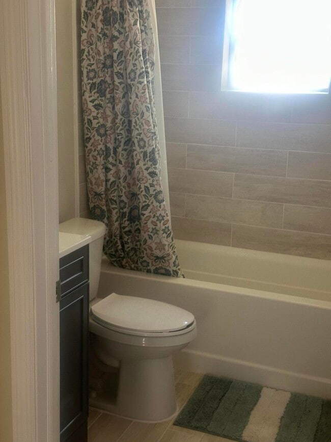 Photo - 704 N 18th St