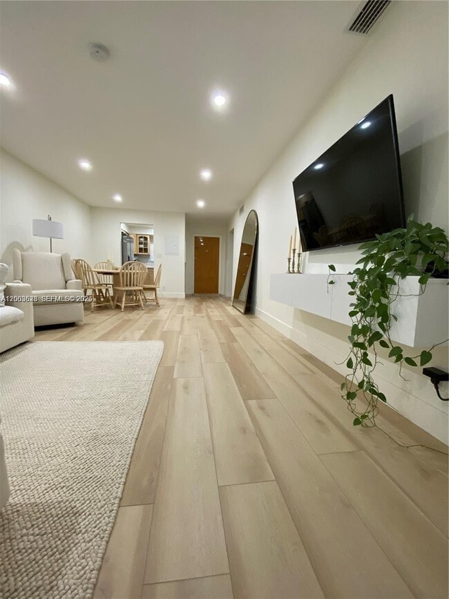 Photo - 1200 Tallwood Ave Unit 302