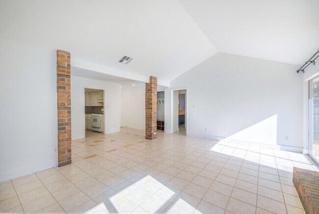 Photo - 2201 Singletree Ave