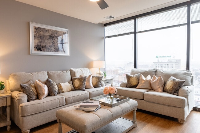 Photo - The Residence at 1000 Elm