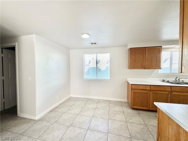 Photo - 1835 E Calvada Blvd Unidad 1