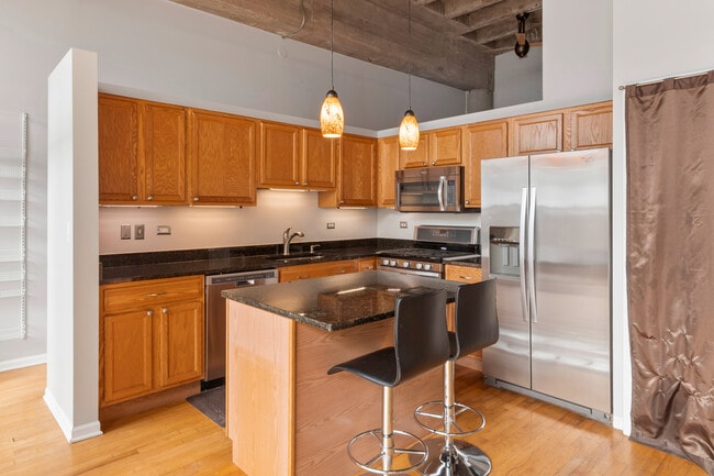 Building Photo - 1834 Ridge Ave Unit 128