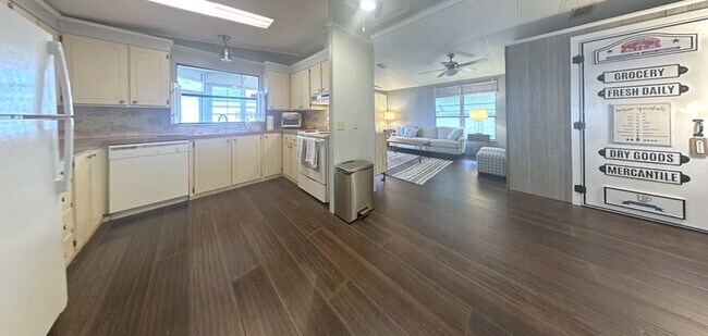 Photo - 5200 28th St N