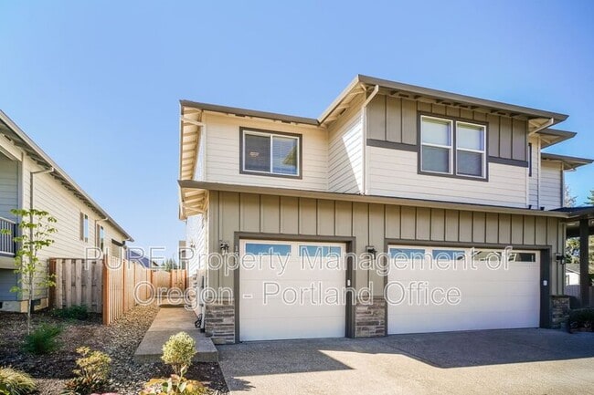 Building Photo - 1734 NE Gilbert Ln Rental