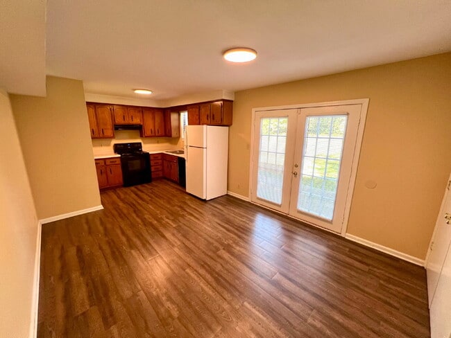 Photo - 351 PEABODY DRIVE UNIT 5 (3 BEDROOM UNIT)