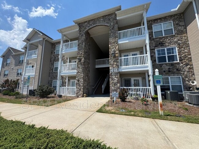 Building Photo - 618 Condo Club Dr