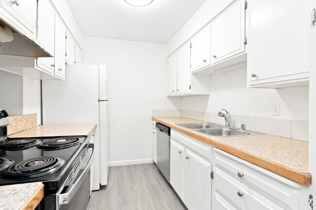 Photo - Renton 2 Bedroom in Great Location Available! Unidad #2