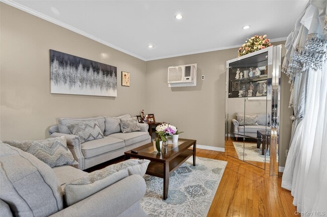 Photo - 112 Wentworth Ave