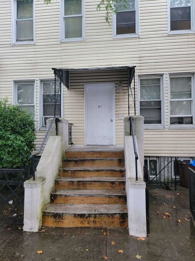 Building Photo - 87 Wales Ave Unit 5