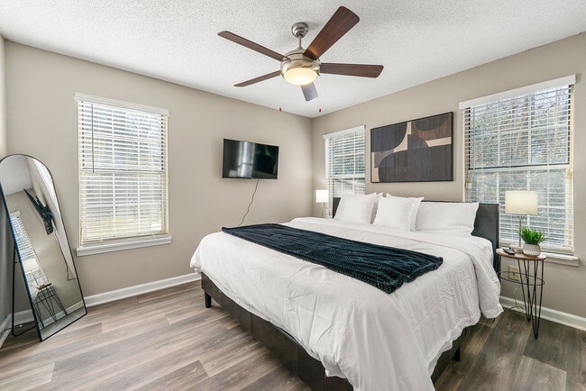 Photo - 987 Collier Rd NW Unidad ID1388425P