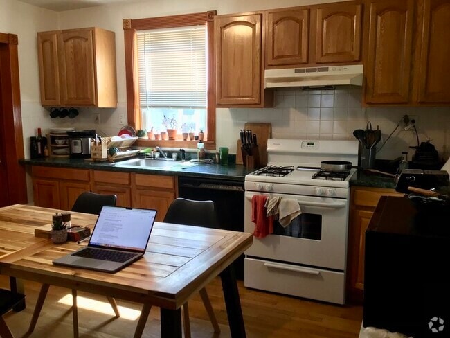 Building Photo - 59 Prince St Unit 1 Rental