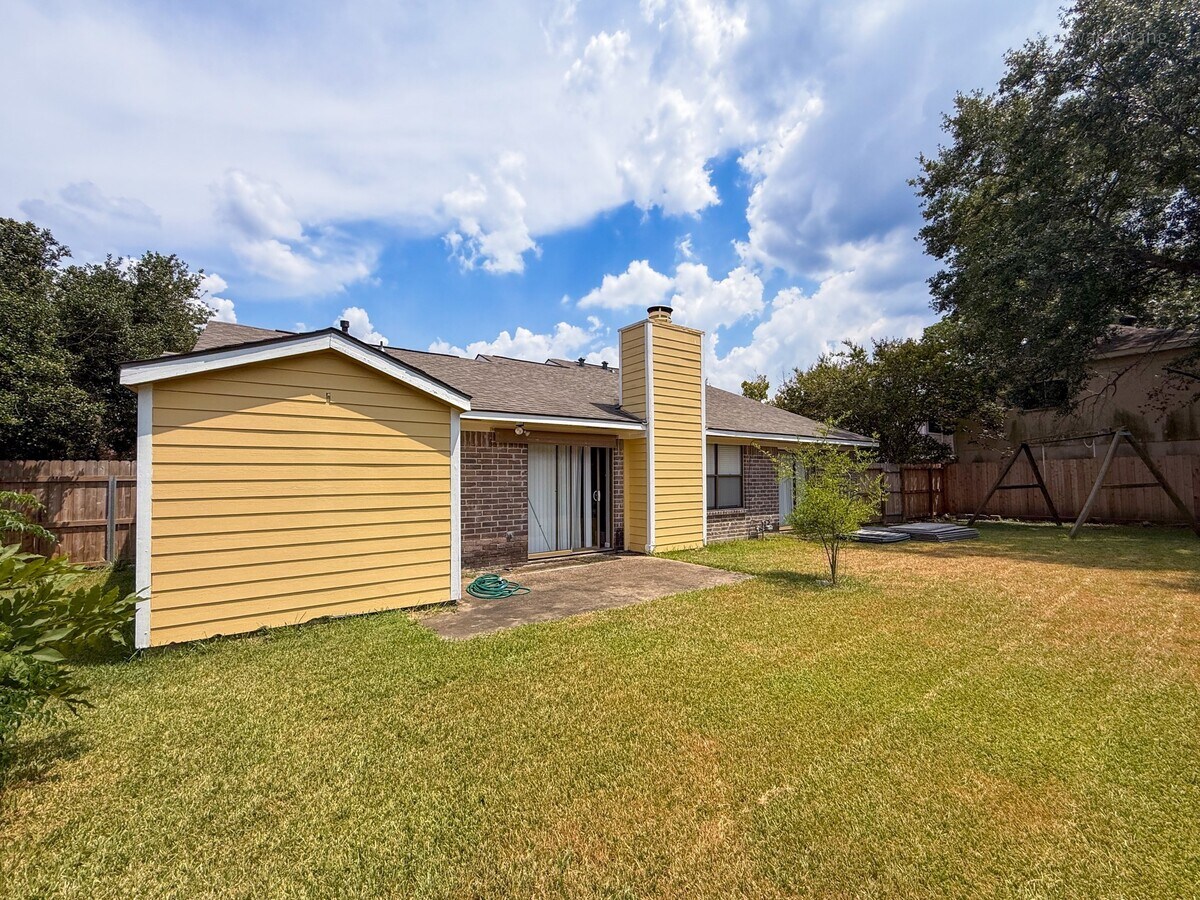 Photo - 530 Belwin Dr