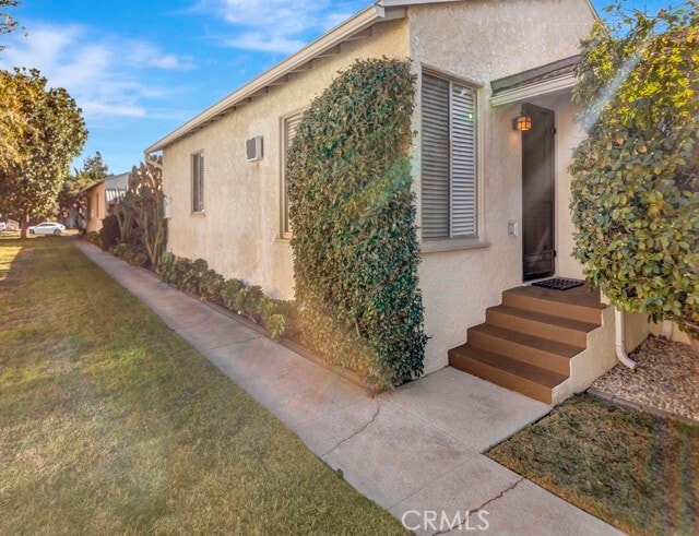 557 N Rosemary Ln