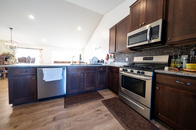 Photo - 15104 Emory Cir