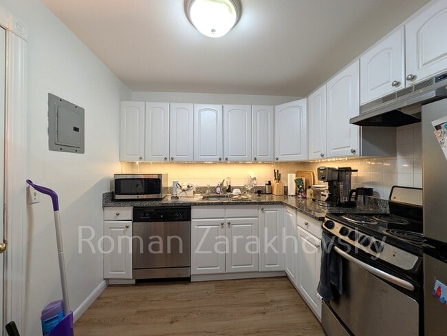 Photo - 11 Embassy Rd Unit 6C