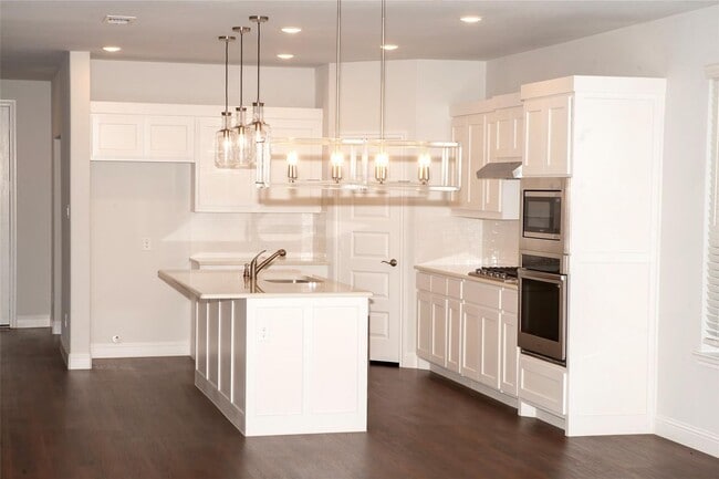 Photo - Gorgeous 3 Bedroom House for rent in Princeton !!