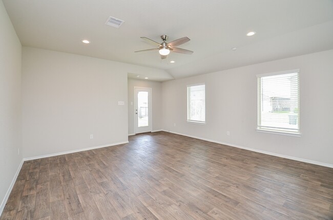 Photo - 5539 Kingston Crst Ln