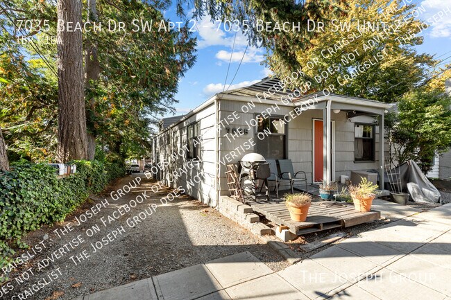 Building Photo - 7035 Beach Dr SW Unit 7035 Beach Dr Sw 2